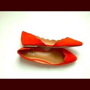 MIA Etta scalloped flat